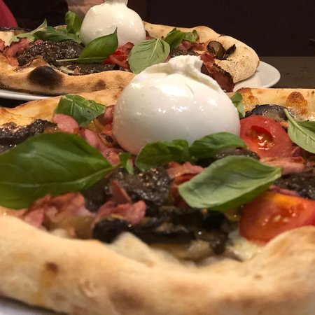 Napoletan Pizzeria - Pizza si paste